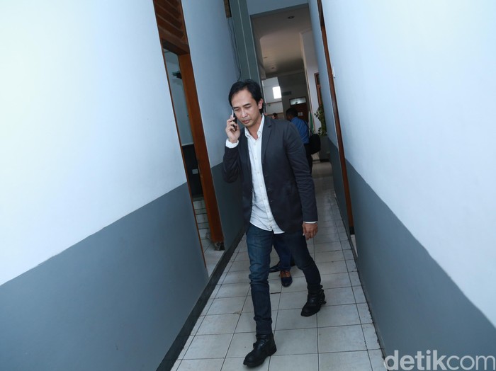 Piyu Tertekan Jika Harus Berpisah dari Flo