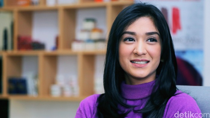 Fanny Ghassani Merasa Sukses Setelah Dicubit Fans