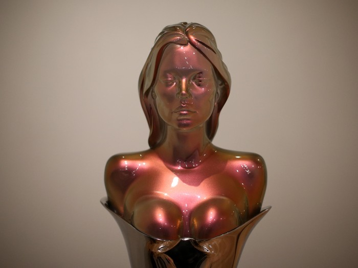 Uniknya Patung Kate Moss Ciptaan Seniman Pop Allen Jones