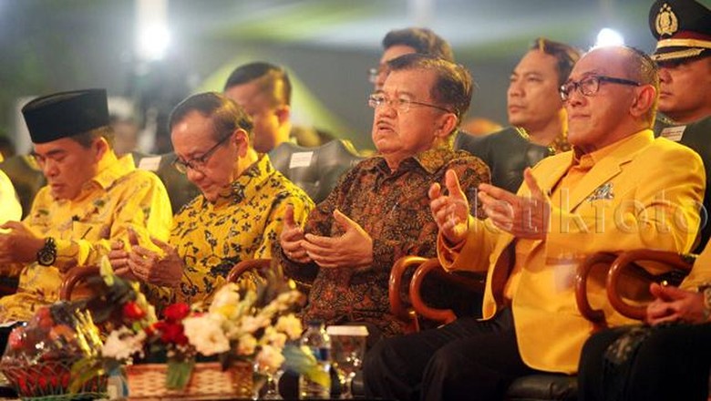 Lakon Sandyakala Ning Majapahit dalam Kisruh Golkar yang Kian Meruncing Lakon Sandyakala Ning Majapahit dalam Kisruh Golkar yang Kian Meruncing