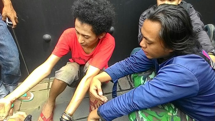 Sopir Metro Mini yang Terguling di Pondok Indah Bantah Ngebut: Remnya Macet