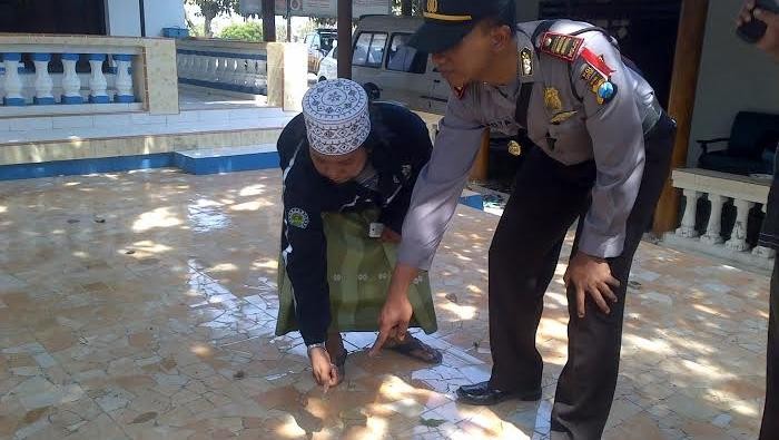 Kediaman Pengasuh Majelis Dzikir di Situbondo Dilempar Bondet