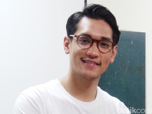 Afgan Dinobatkan Jadi The Best Artist 2015