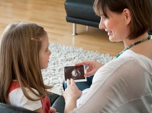 Cara Tepat Menjelaskan Soal Teror Bom pada Anak Usia Sekolah Dasar