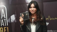 Isyana Sarasvati akhirnya merilis album perdananya yang berisi 10 lagu, bernama Explore!. Pool/ Gus Mun/detikFoto.