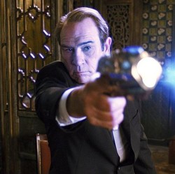 Anak Tommy Lee Jones Ditemukan Tewas di Hotel Pada Malam Tahun Baru
