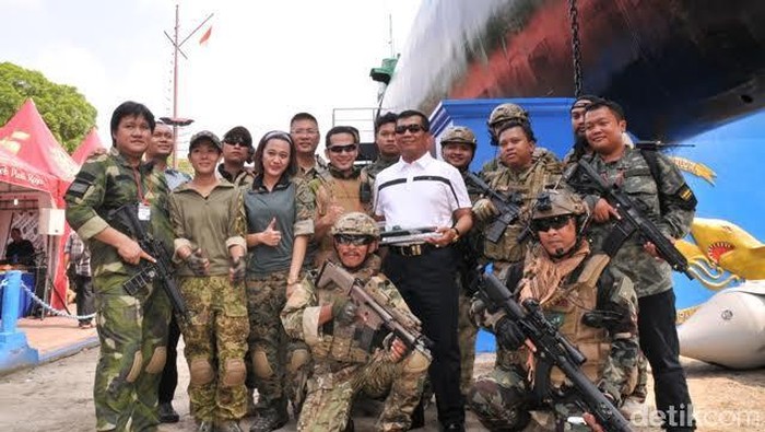 Kompetisi Airsoft Gun, Peserta Membebaskan Panyanderaan Kru Kapal Selam