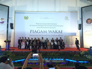 Jadi Saksi Wakaf Ponpes Darunnajah, JK: Orang Jakarta Juga Haus Keimanan