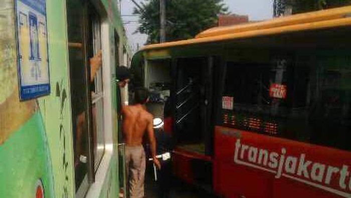 Dirut TransJ: Sopir Bus yang Kecelakaan dengan KRL Diduga Main HP
