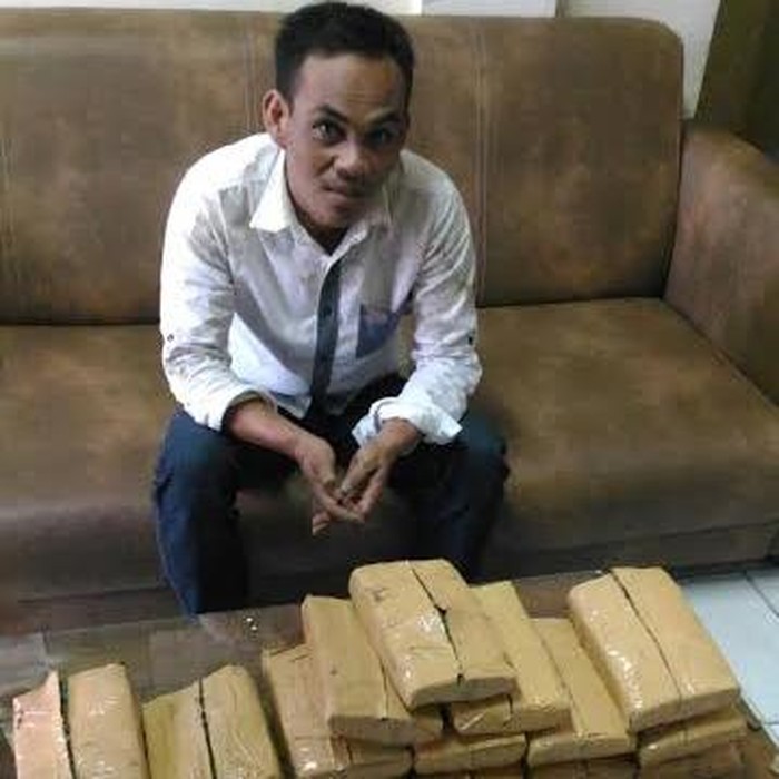 Dari dalam Bui Lapas Pontianak, Napi ini Bisa Pesan 16 Kg Ganja Aceh