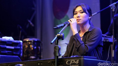 Aksi Teatrikal Isyana Sarasvati di JGTC 2015