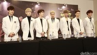 Jr, Mark, Youngjae, Jackson, Bambam, Jb, dan Yugyeoum saat jumpa pers.