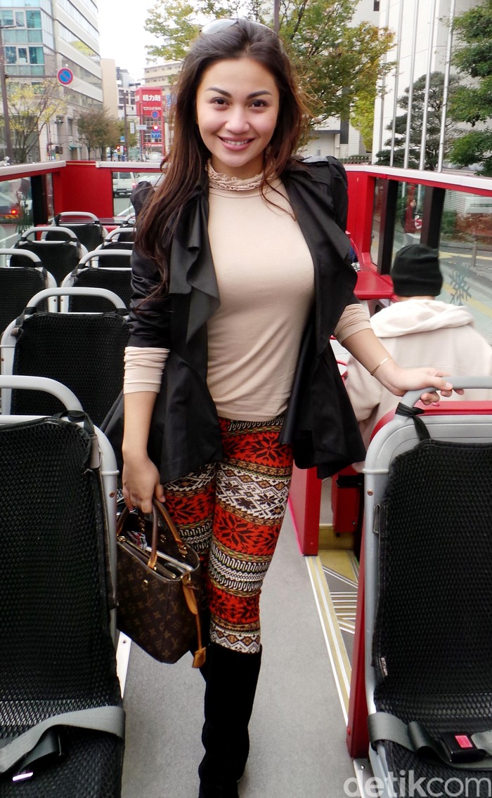 Ariel Tatum Ariel Tatum liburan di Jepang