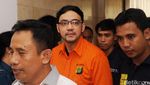 Wajah Bahagia Sandy Tumiwa Dijenguk Istri Baru