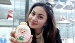 Kamar Hotel Hello Kitty Ariel Tatum, Chelsea Olivia Beraksi di Catwalk