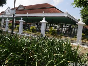 Adik Sultan HB X Dipecat-Disebut Gaji Buta: Kantor Diserobot Putri-putrinya