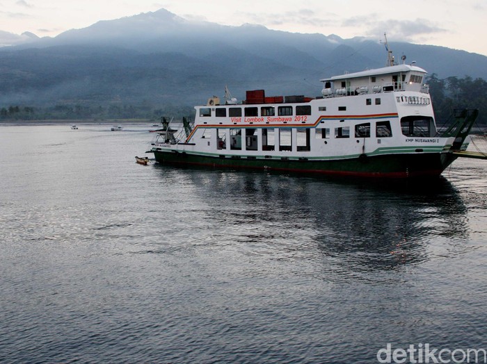 Kapal penyebrangan dengan ferry di Lombok. dikhy sasra/ilustrasi/detikfoto