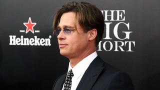 Andai Brad Pitt Ambil Pil Biru dan Jadi Neo