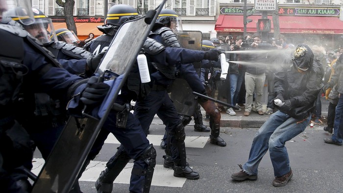 Demonstrasi Perubahan Iklim di Paris Rusuh, Polisi Tangkap 208 Orang