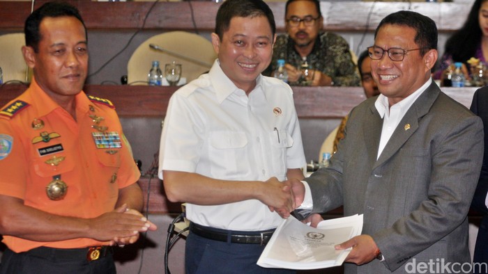 Menhub Jonan Ingin Terminal Dibangun Seperti Stasiun