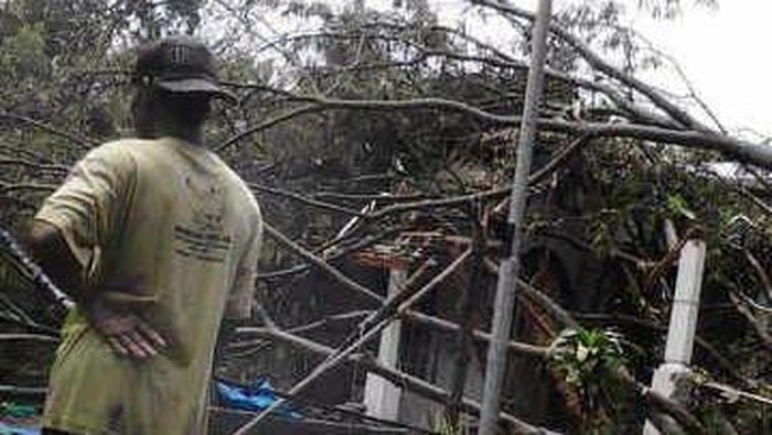 Satu Orang Tewas Disambar Petir Saat Puting Beliung