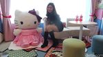 Kawaii! Yuk, Intip Kamar Hotel Hello Kitty Ariel Tatum di Jepang