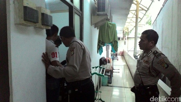 Wisma di Pesanggrahan Digerebek, 6 Pasangan Bukan Suami-Istri Diamankan