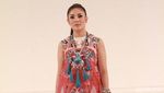 Lenggak-lenggok Nindy Ayunda di Catwalk