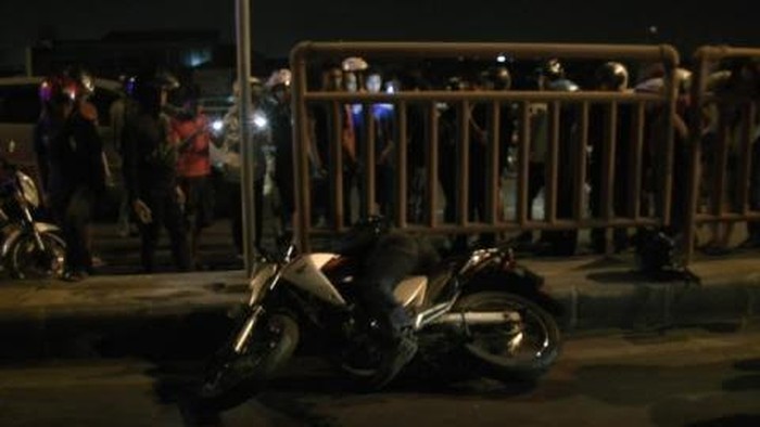 Seorang Biker Tewas dalam Kecelakaan Tunggal di Flyover Pasar Kembang
