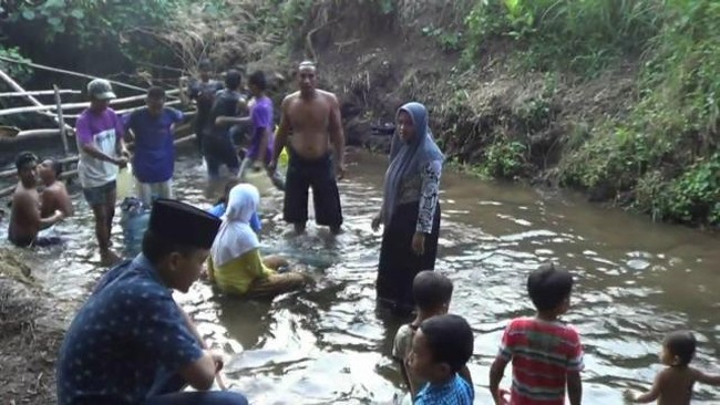 Penampakan Fenomena Semburan yang Bikin Heboh Warga