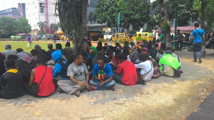 Pendemo Asal Papua Diamankan Karena Bawa Bendera Bintang Kejora dan Pisau