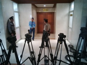Dijaga Polisi, MKD Lanjutkan Rapat Kasus Novanto Secara Tertutup