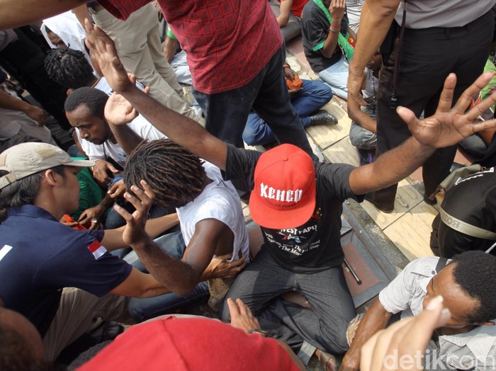 Keroyok Polisi di Tangerang, 2 Mahasiswa Papua Jadi Tersangka