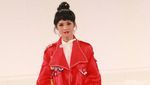 Kamar Hotel Hello Kitty Ariel Tatum, Chelsea Olivia Beraksi di Catwalk