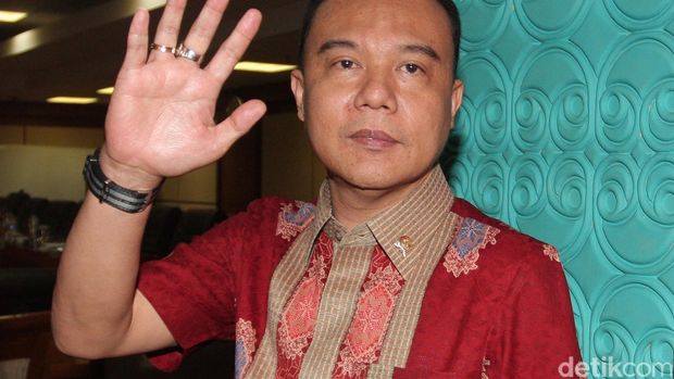 Wakil Ketua MKD Sufmi Dasco Ahmad dari Fraksi Gerindra ikut-ikutan mempermasalahkan validasi rekaman yang dijadikan bukti. Dasco menepisnya dan berdalih itu sudah sesuai aturan.