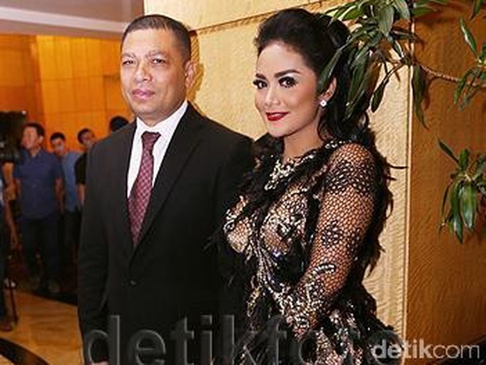 Krisdayanti dan Raul Lemos
