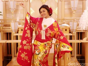Cantiknya Ariel Tatum Berbalut Kimono