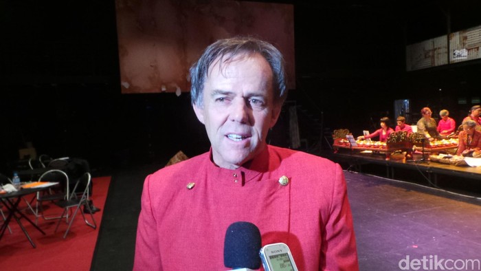 Guy Tunstill dari Adelaide dan Keluarganya ini Gemar Main Gamelan