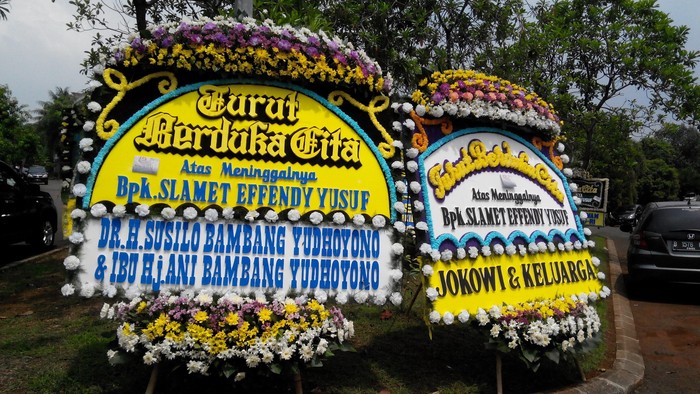 Jokowi dan SBY Kirim Karangan Bunga Belasungkawa untuk Slamet Effendy