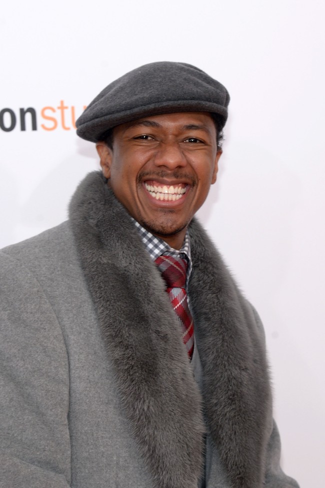 Terlepas dari benar atau tidaknya tuduhan pada Nick, nyatanya presenter America’s Got Talent itu memang dulunya hidup tidak berkecukupan. Dia besar di kawasan street gang di mana aksi tembak-tembakan adalah makanan keseharian. Dengan masa kecilnya itu, dia pun bertekad meraih sukses di Hollywood. Kini tekadnya itu menjadi nyata. Nick meraih sukses. Kesuksesannya bisa dilihat dari lemari sepatunya di rumahnya yang luas di kawasan Los Angeles, Amerika Serikat. Foto: Ben Gabbe