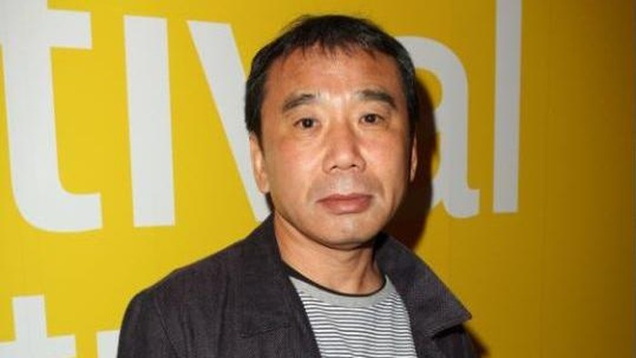 Haruki Murakami Terima Penghargaan Hans Christian Andersen