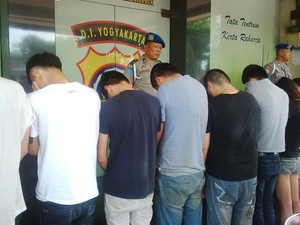 15 WNA Tiongkok yang Ditangkap di Sleman Jaringan Penipu Online