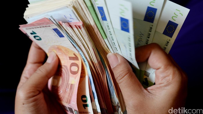 Menghitung mata uang Euro