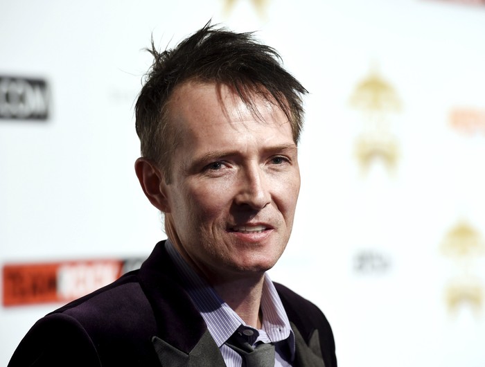 Tanda Tanya Besar Iringi Kematian Scott Weiland