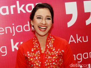 Cerita Shahnaz Haque Melawan Kanker Ovarium, Apa Saja Sih Gejalanya?