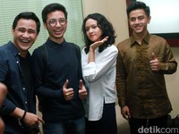 5 Chord dan Lirik Lagu Jatuh Cinta: Pandangan Pertama hingga Kesempurnaan Cinta