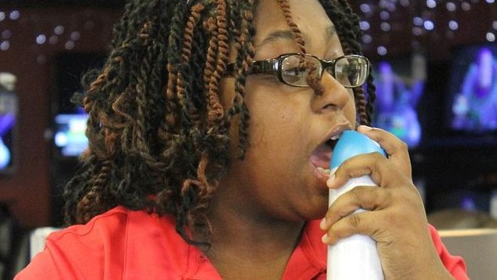 Kenalkan Evelyn, Wanita yang Gemar Makan Pengharum Ruangan