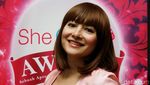 New Hair! Dewi Rezer Cantik Berponi