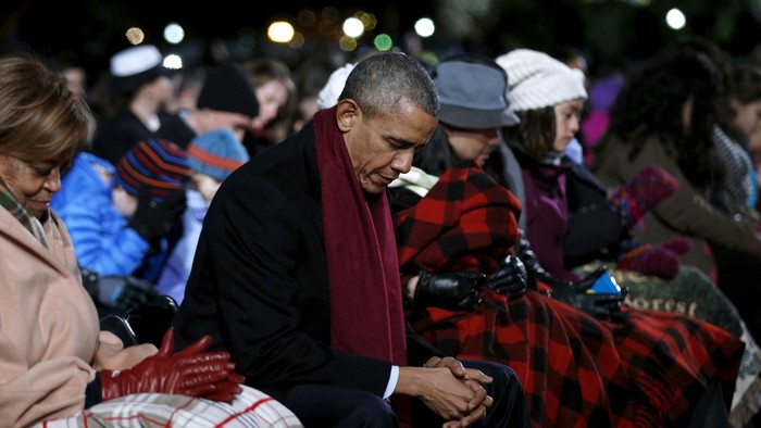 Nyalakan Pohon Natal, Obama Berdukacita untuk Korban Penembakan California
