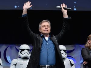 Kritisi Zuckerberg, Pemeran Luke Skywalker Hapus Akun Facebook